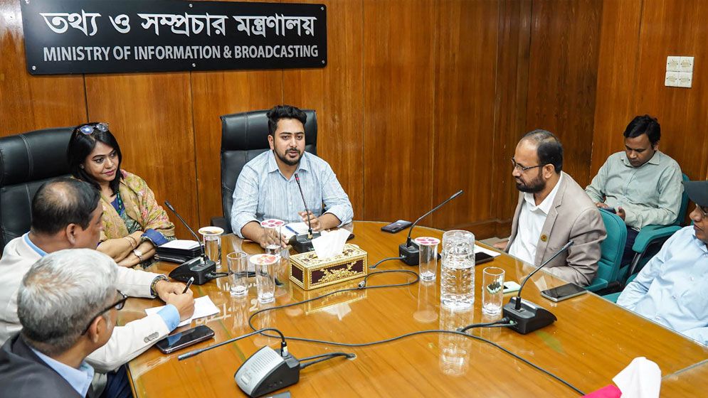 পত্রিকা অফিসে ভাঙচুর হলে অবশ্যই আইনগতভাবে দেখা হবে:  তথ্য উপদেষ্টা
