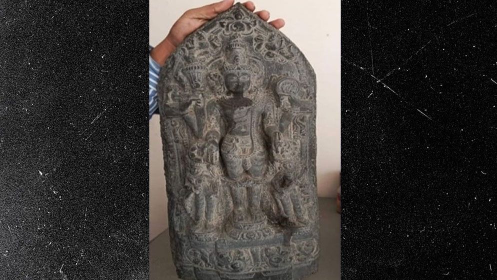 লালমনিরহাটে ১১ কেজি ওজনের বিষ্ণুমুর্তি উদ্ধার