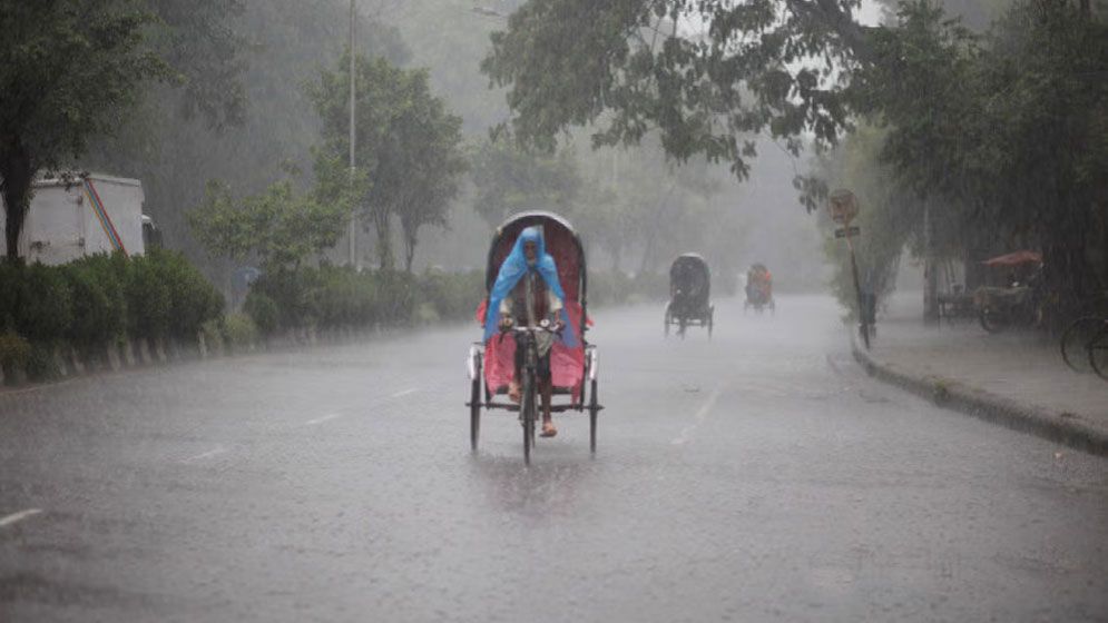 সাগরে নিম্নচাপ, সারাদেশে বৃষ্টির পূর্বাভাস