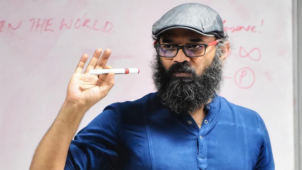 কন্নড় ফিল্ম ইন্ডাস্ট্রির জনপ্রিয় পরিচালকের রহস্যজনক মৃত্যু 