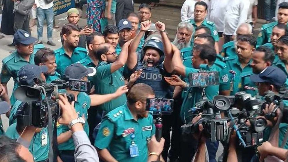 আদালতে চিৎকার করে ‘জয় বাংলা’ স্লোগান দিলেন সোলায়মান সেলিম