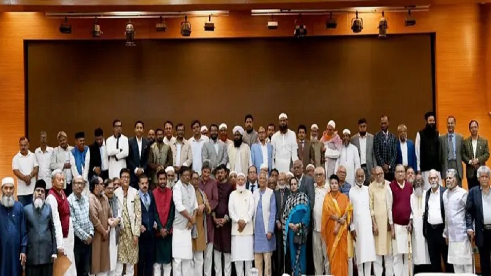 দেশকে নতুন করে অস্থির করার পাঁয়তারা চলছে: রাজনৈতিক দলগুলোকে প্রধান উপদেষ্টা