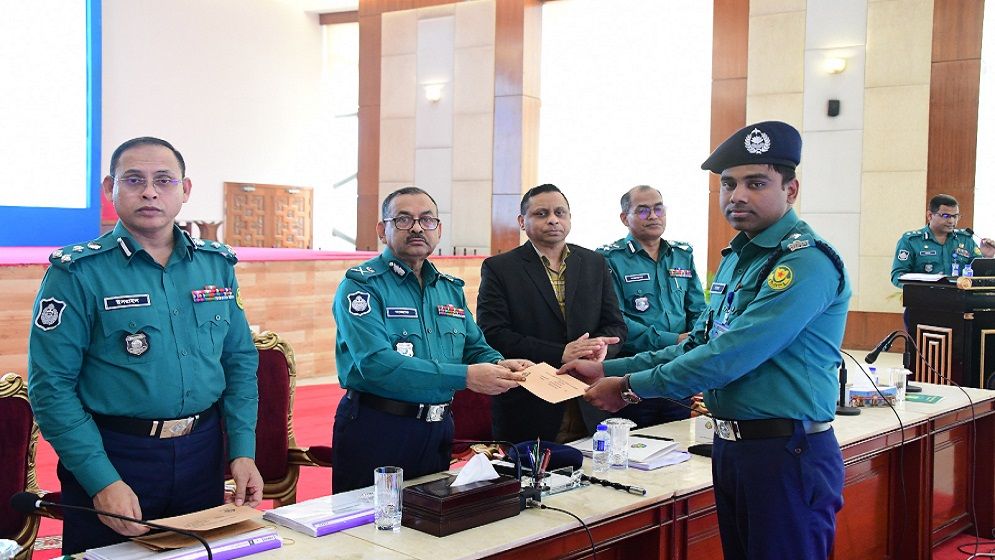 যেকোনো ঘটনায় পুলিশকে দ্রুততম সময়ে ব্যবস্থা নিতে হবে: ডিএমপি কমিশনার