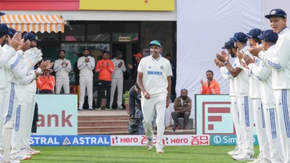 শেষ হলো ভারতীয় ক্রিকেটের বর্ণোজ্জ্বল অধ্যায়, বিদায় জানালেন অশ্বিন