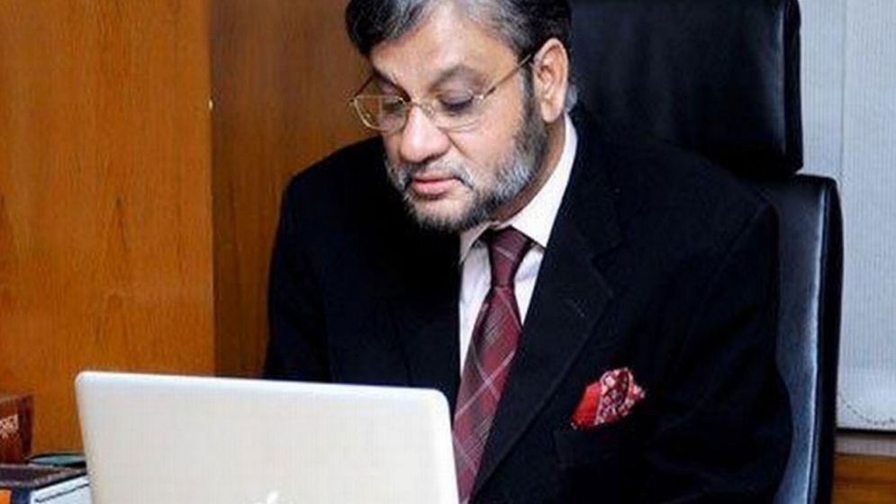 দেশে ফিরছেন ব্যারিস্টার আব্দুর রাজ্জাক