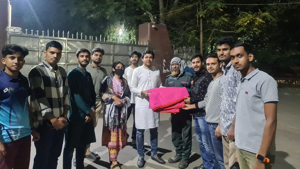 তিতুমীর কলেজ ছাত্রদলের শীতবস্ত্র বিতরণ