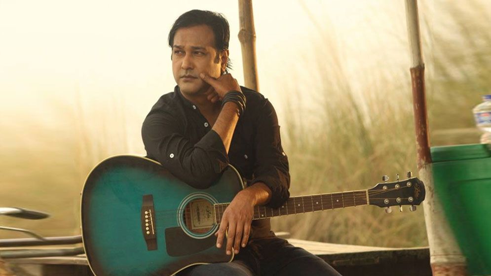অন্তর্বর্তী সরকারকে পাঁচ প্রশ্ন আসিফের