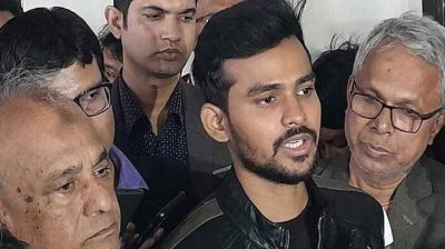 আ.লীগ নেতাকর্মীদের গ্রেপ্তার অভিযান আরো জোরদারের সিদ্ধান্ত: উপদেষ্টা আসিফ