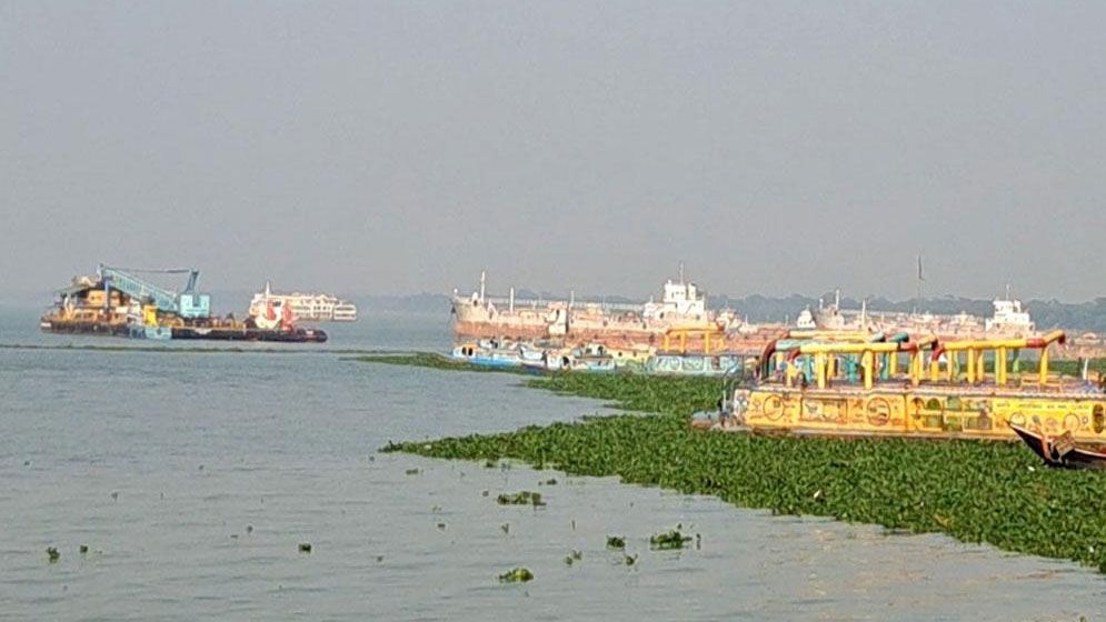 মেঘনায় জাহাজে ৭ খুন: নৌযান শ্রমিকদের কর্মবিরতি প্রত্যাহার