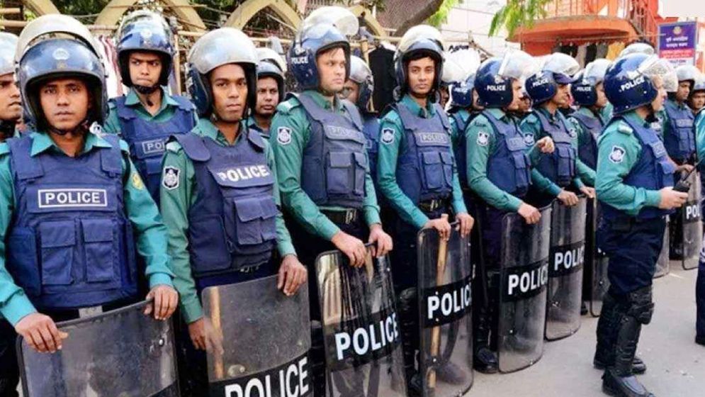 ঢাকায় অতিরিক্ত ৩ হাজার পুলিশ মোতায়েন, থাকবে ভ্রাম্যমাণ আদালত