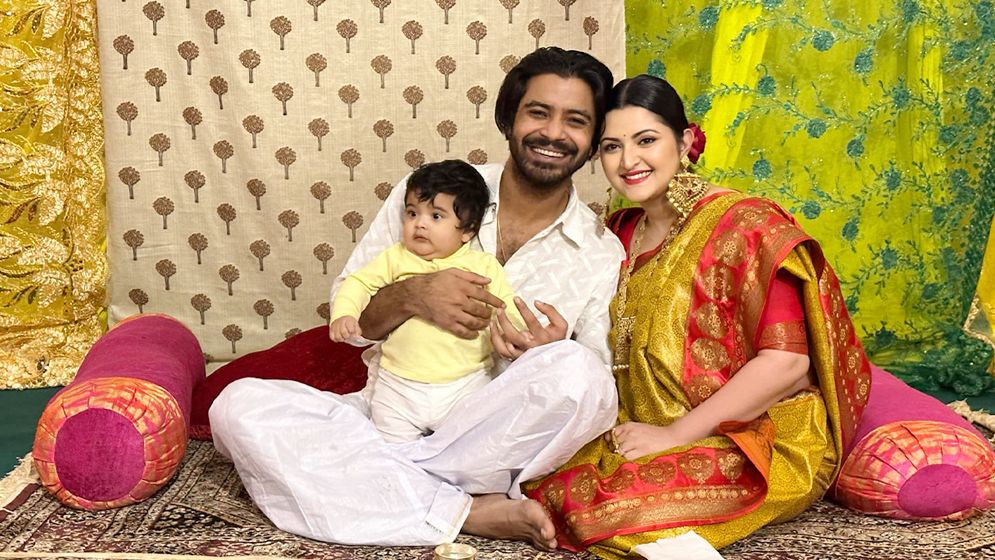 ছেলেকে নিয়ে ঘুরছেন রাজ, ফের পরীর সঙ্গে সম্পর্কের গুঞ্জন