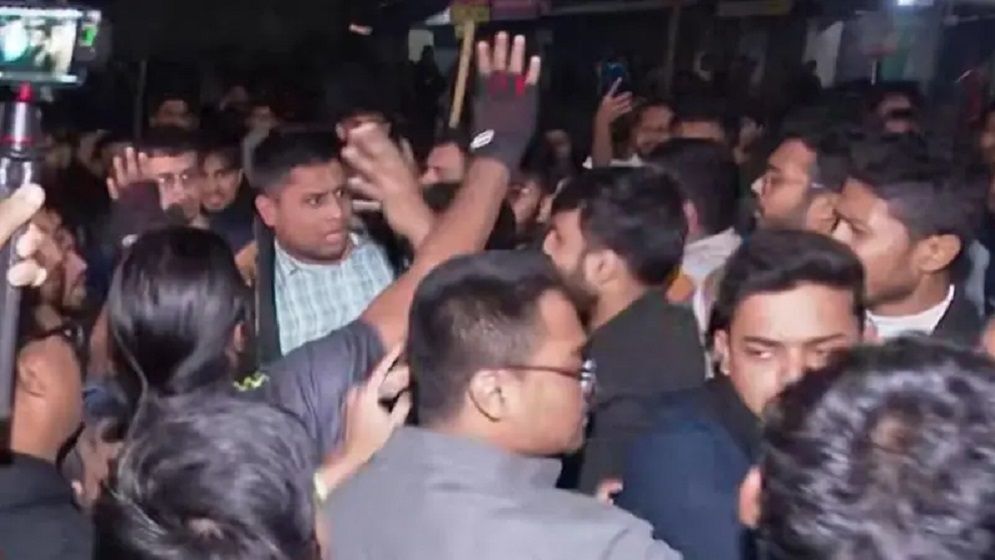 সেসময় সমন্বয়ক হাসনাত আব্দুল্লাহর সঙ্গে ঠিক কী হয়েছিল?
