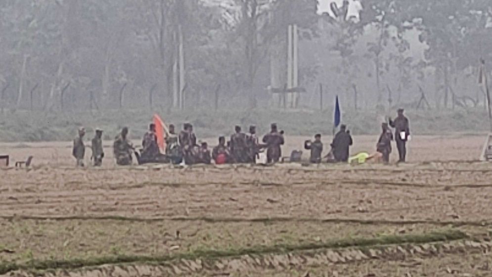 সীমান্তে বাংলাদেশি কৃষককে ধরে নিয়ে গেছে বিএসএফ