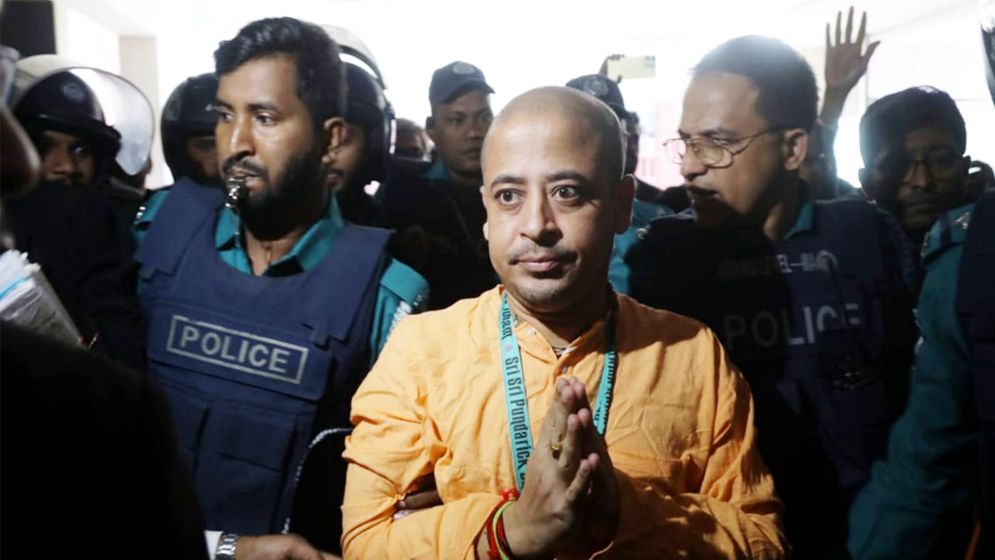 চিন্ময় কৃষ্ণের পক্ষে ১১ আইনজীবী, আদালতে কঠোর নিরাপত্তা