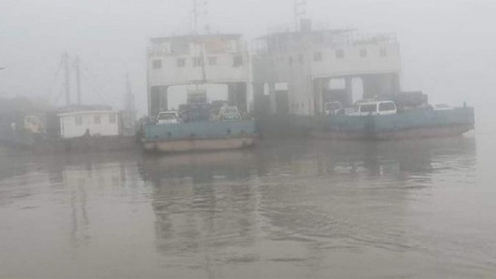 দৌলতদিয়া-পাটুরিয়া নৌরুটে ফেরি চলাচল বন্ধ