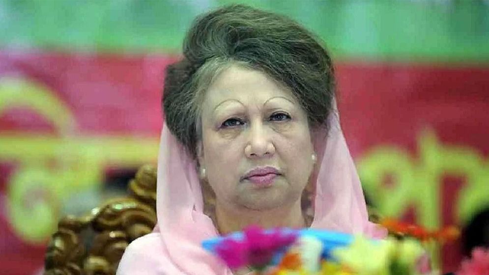 কাতারের আমিরের পাঠানো এয়ার অ্যাম্বুলেন্সে লন্ডন যাবেন খালেদা জিয়া