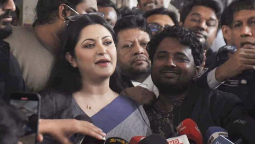 আবারো কাঁদলেন পরীমণি