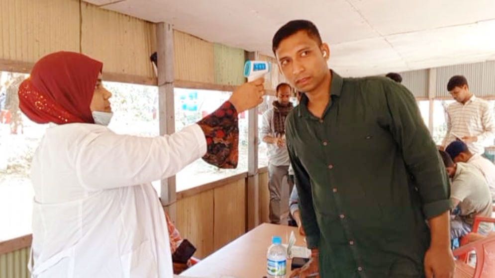 চেকপোস্টে এইচএমপিভি প্রতিরোধে স্বাস্থ্য ডেস্ক