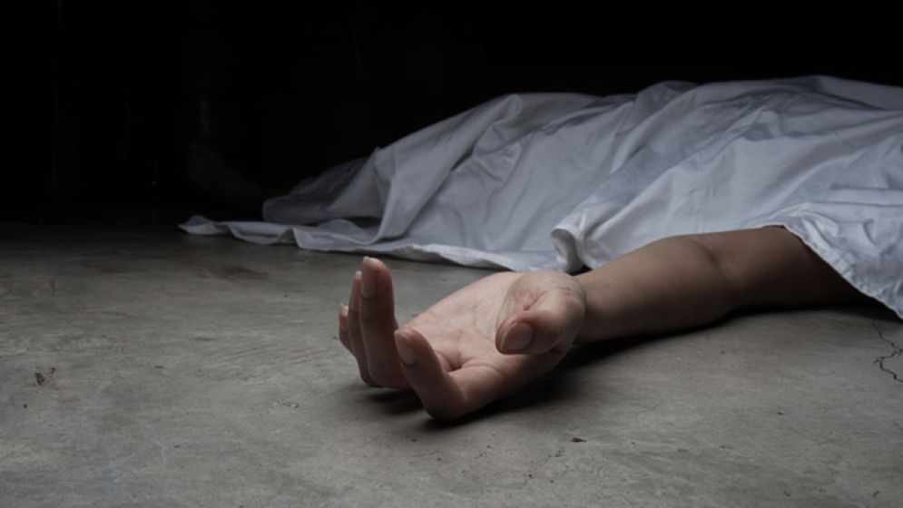 মহাসড়কের পাশে পড়েছিল অজ্ঞাত মহিলার লাশ