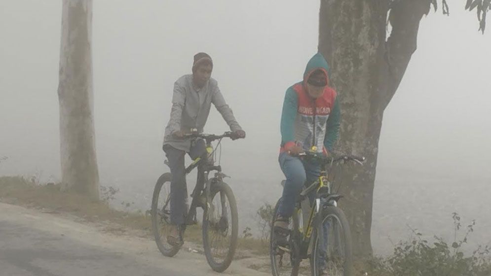৮ দশমিক ৬ ডিগ্রি তাপমাত্রায় কাঁপছে নওগাঁ