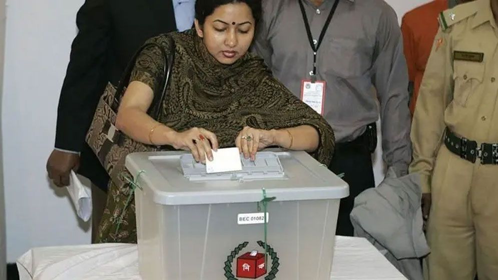 ভোটার হওয়ার বয়স ১৭ বছর হলে কী প্রভাব পড়তে পারে আগামী নির্বাচনে?