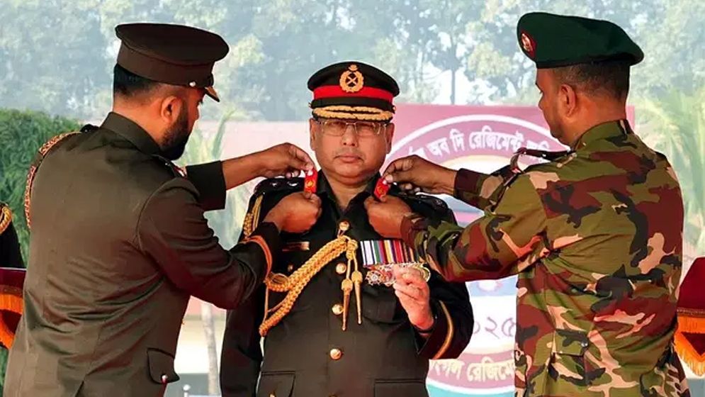 ‘কর্নেল অব দ্য রেজিমেন্ট’ হলেন সেনাপ্রধান