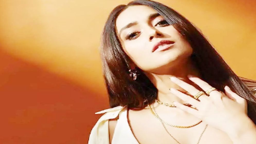 মা হচ্ছেন অভিনেত্রী ইলিয়ানা