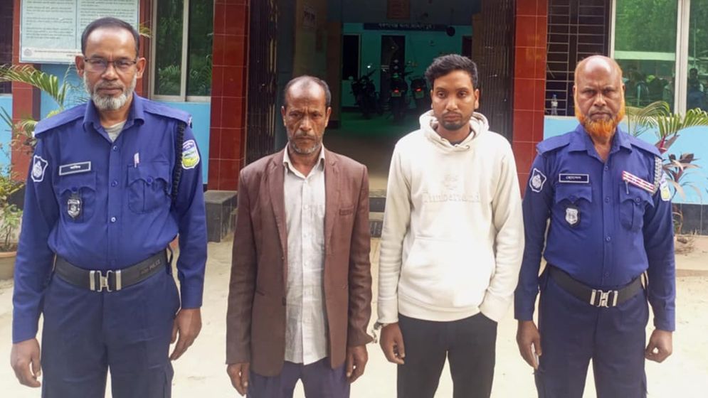 বকশীগঞ্জে সমন্বয়ক পরিচয়ে ছাত্রলীগ নেতা আটক