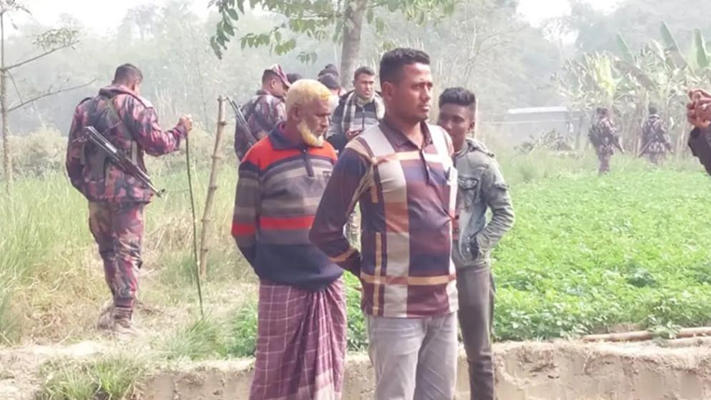 এবার জয়পুরহাট সীমান্তে কাঁটাতারের বেড়া নির্মাণের চেষ্টা, বিজিবির বাধায় বন্ধ