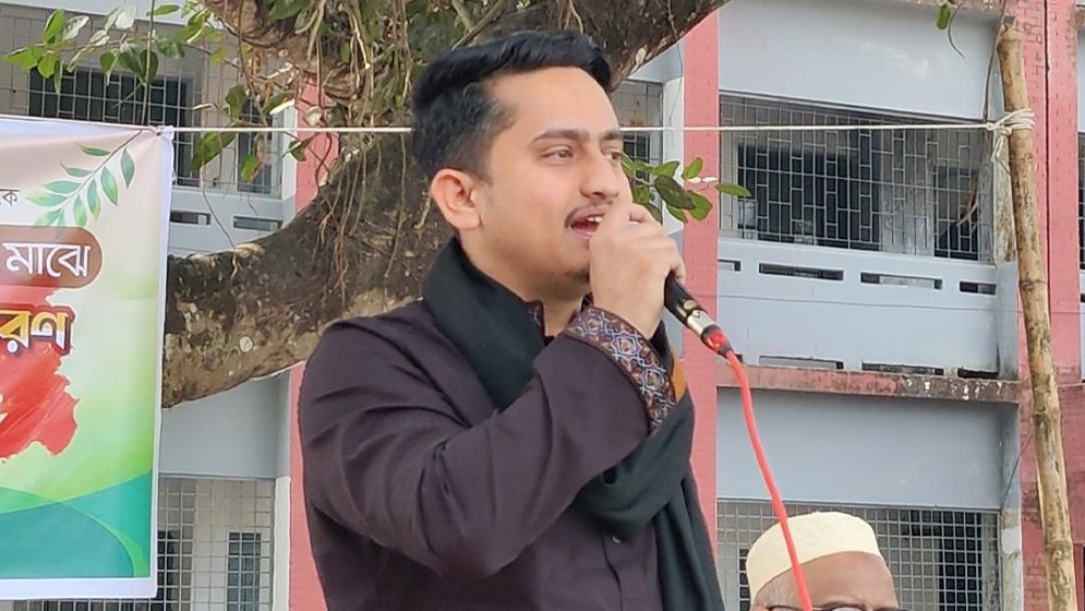 নির্বাচনে অংশ নেয়ার ইঙ্গিত সারজিসের