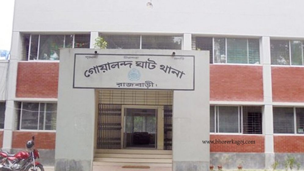 ৯ বছর পর বাড়ি এসে মিললো স্ত্রীর ঝুলন্ত মরদেহ