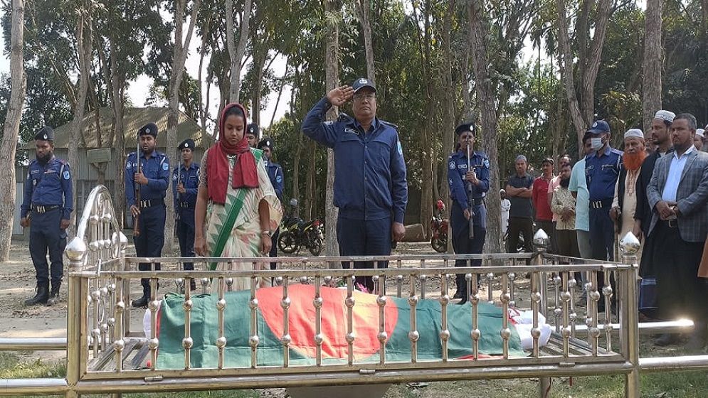 রাষ্ট্রীয় মর্যাদায় বীর মুক্তিযোদ্ধার চির প্রস্থান