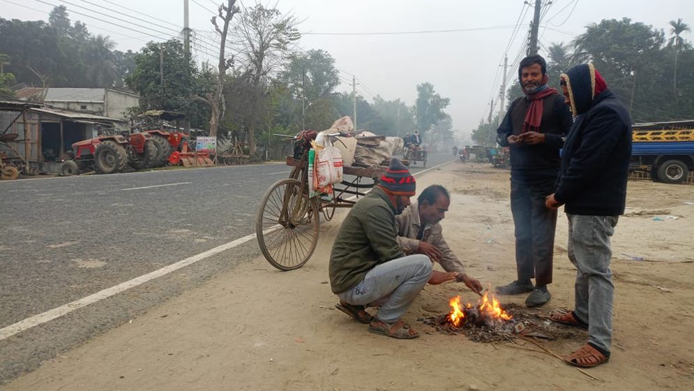 শৈত্যপ্রবাহের কবলে চুয়াডাঙ্গা, ভোগান্তিতে জনজীবন