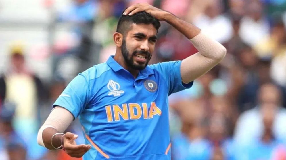 চ্যাম্পিয়ন্স ট্রফি থেকে ছিটকে গেলেন বুমরাহ