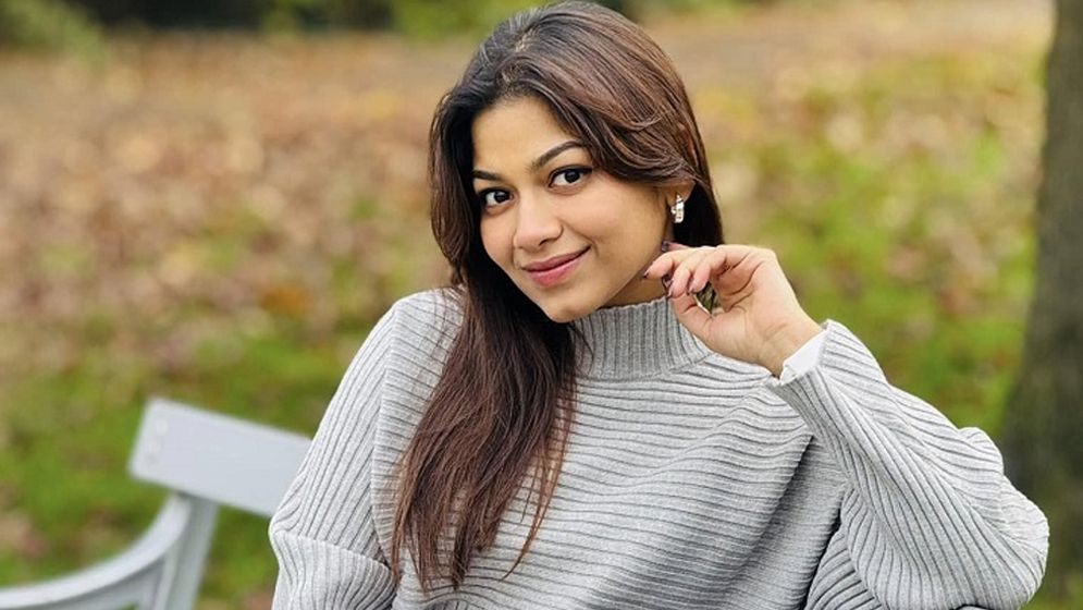 অভিনয় ছেড়ে কি বিদেশে যাচ্ছেন পারসা ইভানা!