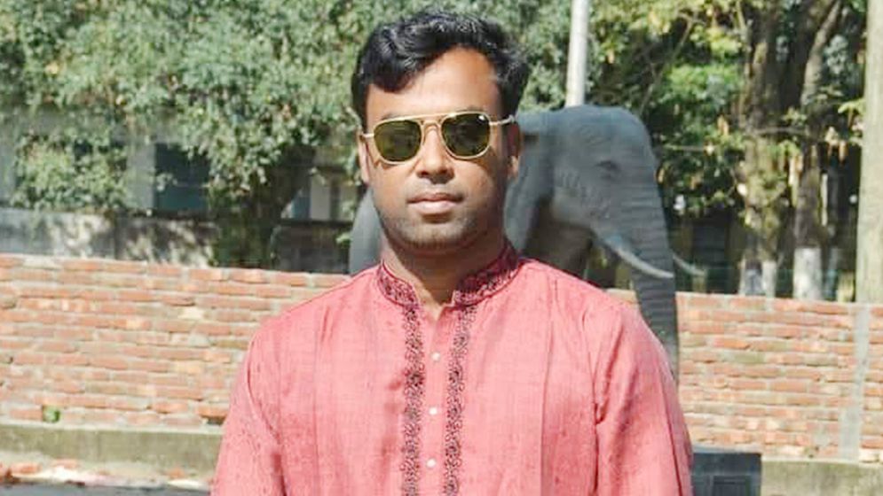 ফেসবুকে ‘বিদায় বাংলাদেশ’ লিখে পলাতক স্বেচ্ছাসেবক লীগ নেতা গ্রেপ্তার