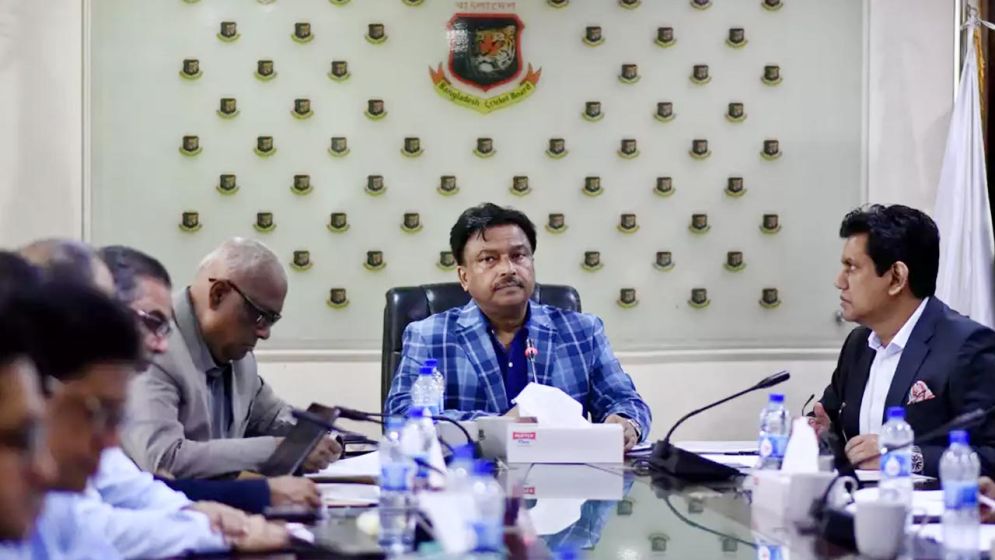 সাবেক অধিনায়কদের নিয়ে হঠাৎ বৈঠকে বিসিবি সভাপতি