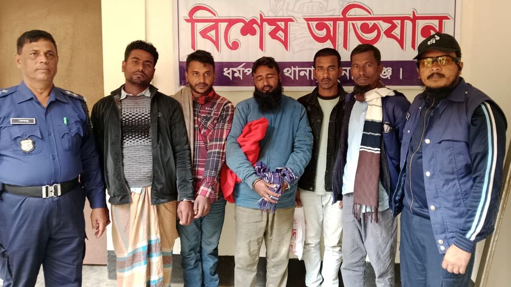 সুনামগঞ্জ সীমান্তে ভারতীয় গরু পাচার, ৫ চোরাকারবারি গ্রেপ্তার