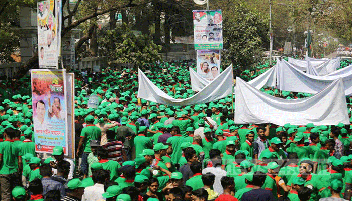 জয় বাংলা স্লোগানে মুখরিত সোহরাওয়ার্দী উদ্যান