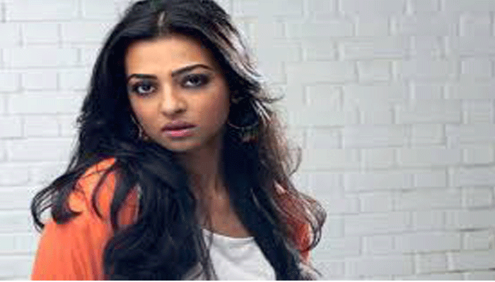 সুখী নন রাধিকা