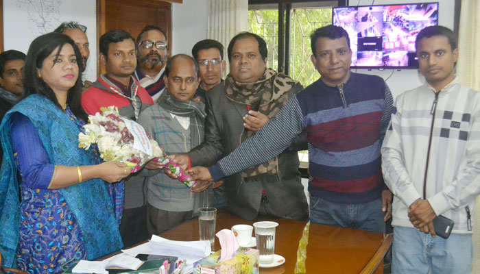 প্রথম নারী ইউএনও পেয়ে উৎসবের আমেজ