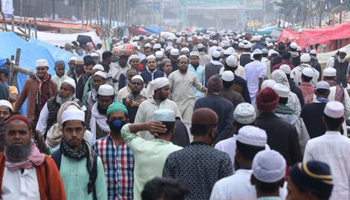 ইজতেমা ময়দানে জুমার নামাজে মুসল্লিদের ঢল