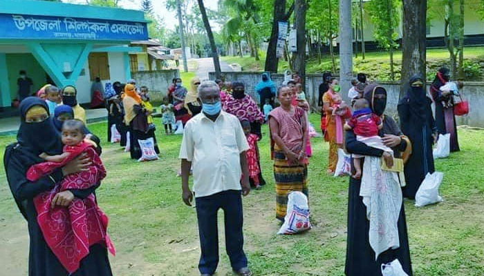 প্রধানমন্ত্রীর উপহার শিশুখাদ্য পেলো রামগড়ের শিশুরা