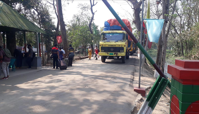 আখাউড়া স্থলবন্দরে ফের আমদানি-রপ্তানি শুরু