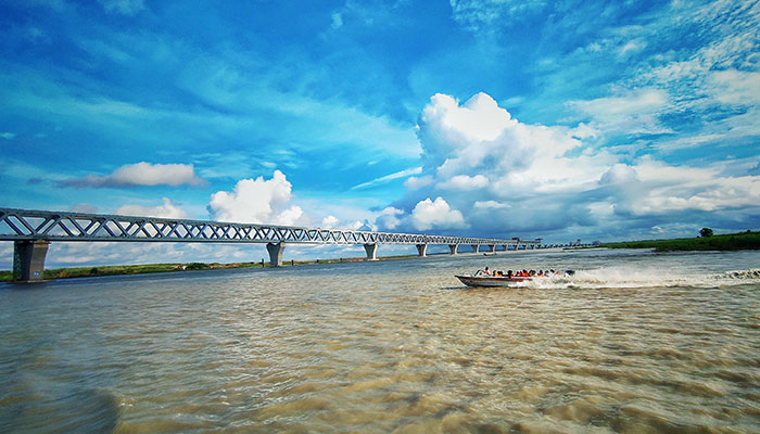 স্বপ্ন ও বাস্তবতা যেখানে মাখামাখি...