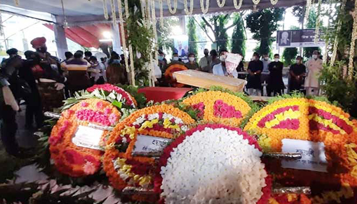 ঢাকেশ্বরী মন্দিরে সি আর দত্তকে শেষ শ্রদ্ধা