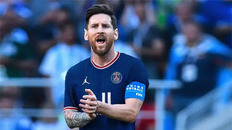 মেসির সঙ্গে বার্সেলোনার ‘বিশ্বাসঘাতকতার’ পেছনের গল্প