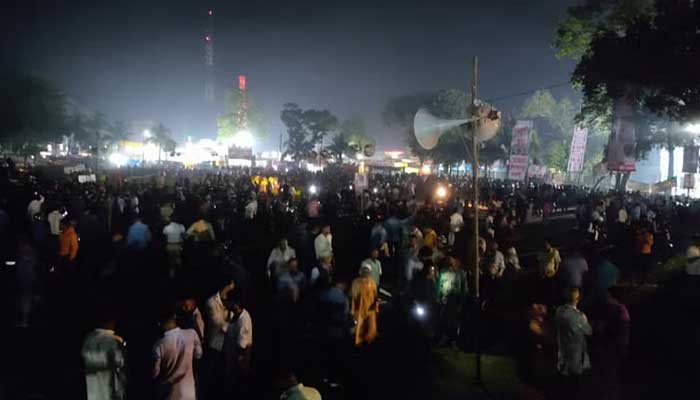 সমাবেশস্থলে কাজ করছে না মোবাইল নেটওয়ার্ক