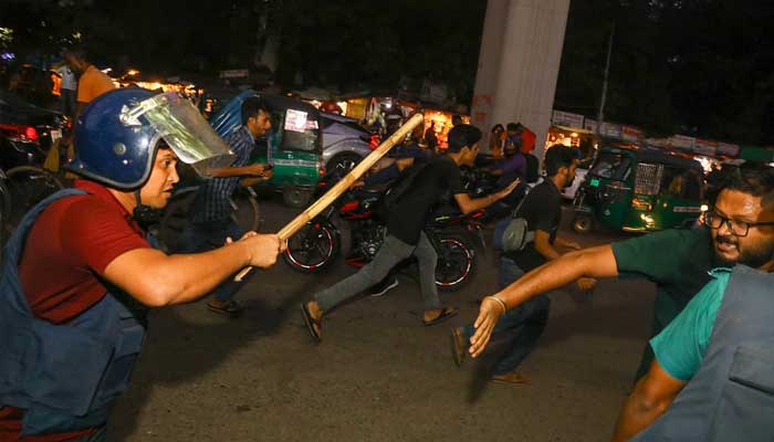 পুলিশের ওপর হামলা, প্রতিবেদন ৬ ডিসেম্বর