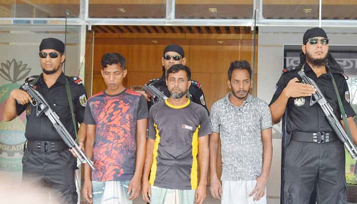 নাশকতার পরিকল্পনা, ৮ রিভলবারসহ আটক ৩